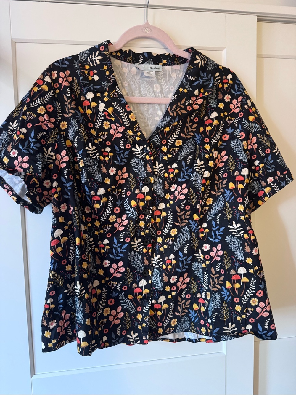 Printed Short-Sleeve Women's Top - Navy with Multicolor Floral